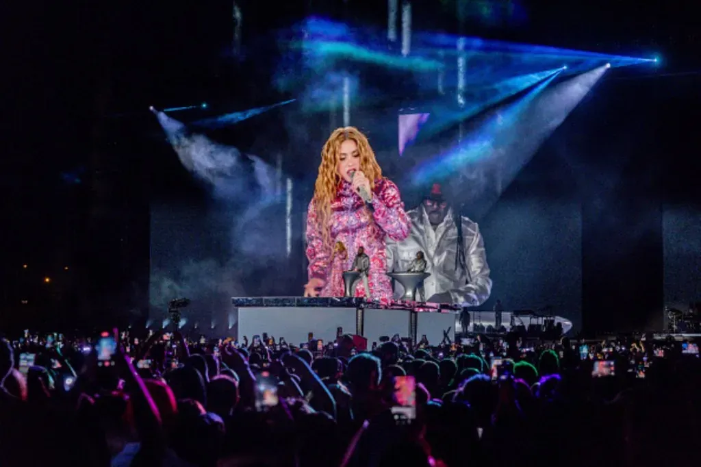 Madrid aulla con Shakira en concierto inaugural,