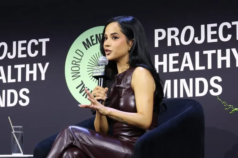 Becky G cierra el Festival del Día Mundial de la Salud Mental.